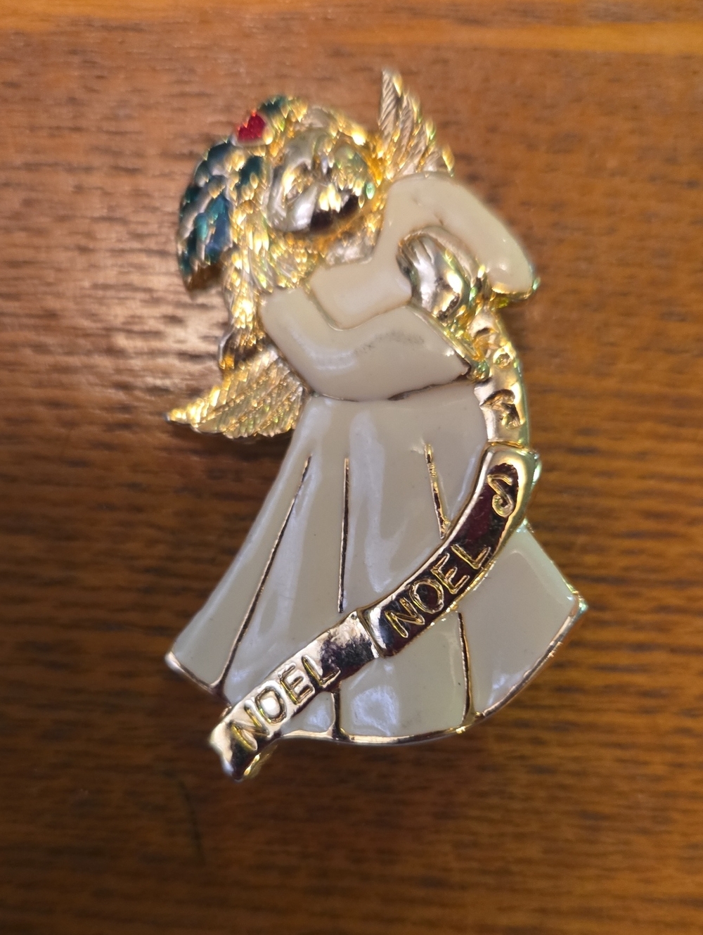 No Brand White and Gold Angel 'Noel' Brooch